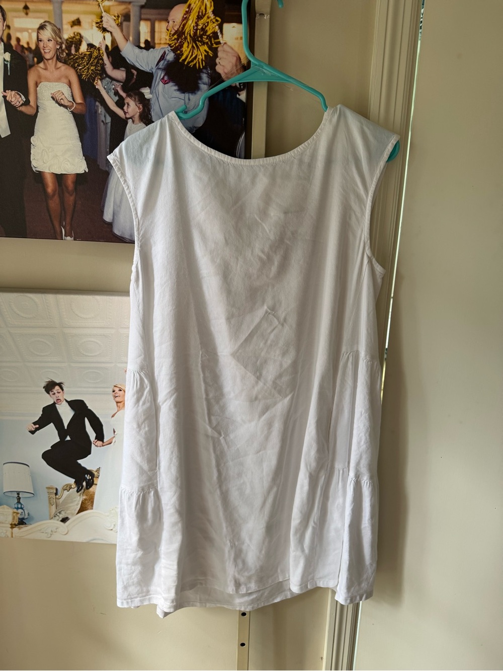 Kut from the Kloth white linen dress with pockets.